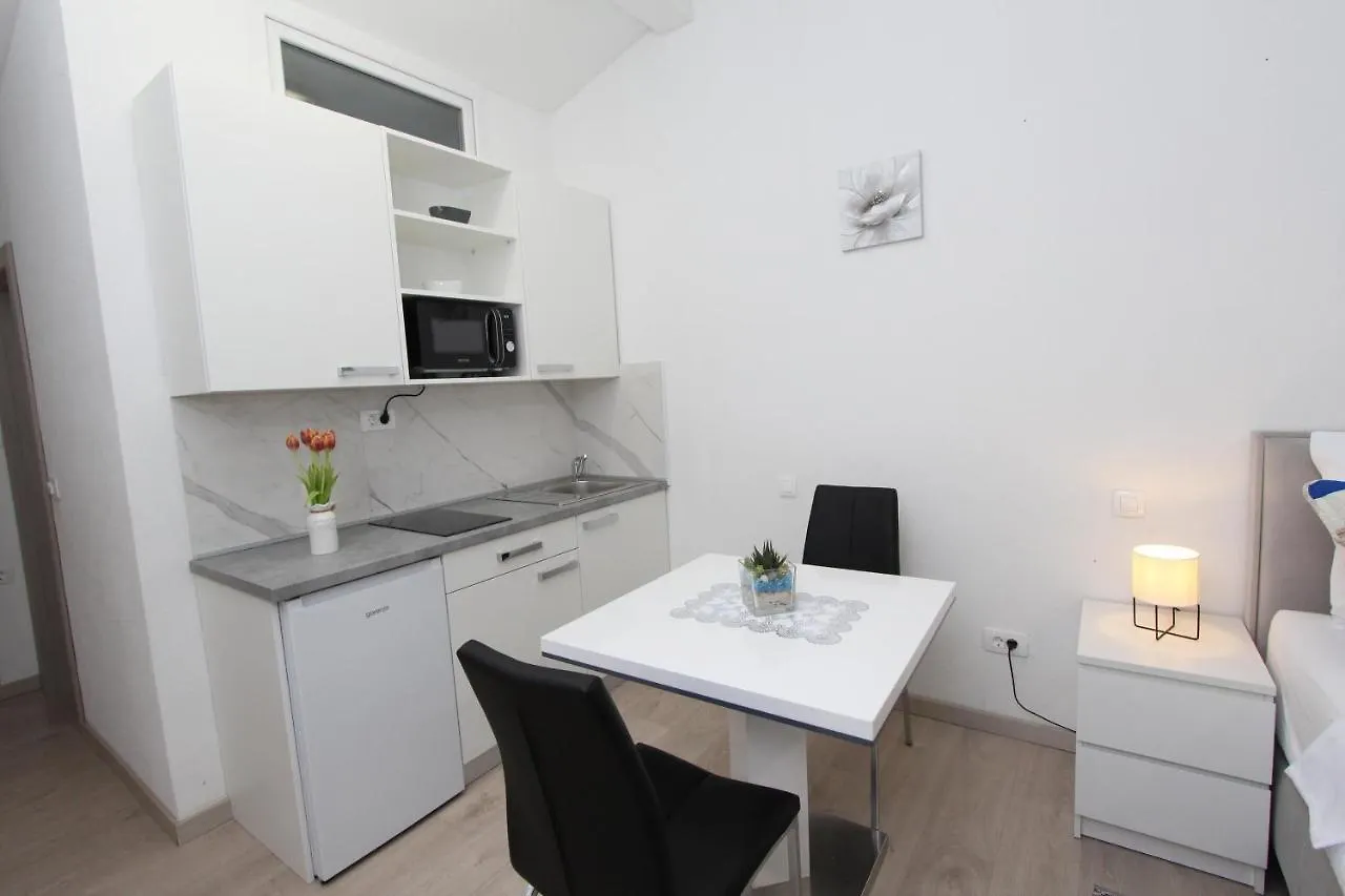 Studio Sunny Rovinj Apartment